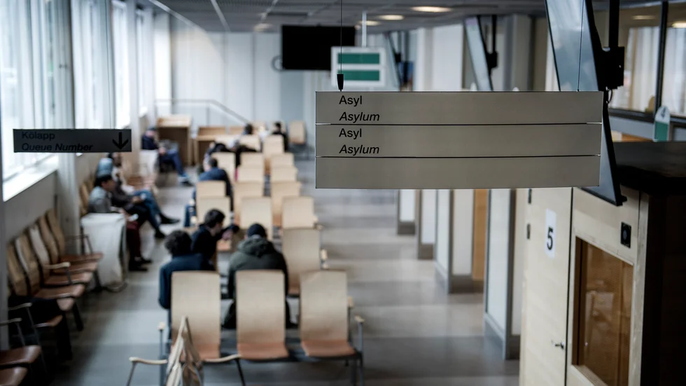 Migrationsverket har tagit fram en lista med länder som bedöms vara så säkra att asylsökande medborgare kan avvisas i en snabb process.