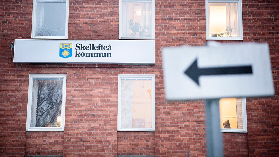 Skellefteå kommun hanterar Skellefteåförslagen långsamt, menar skribenten.