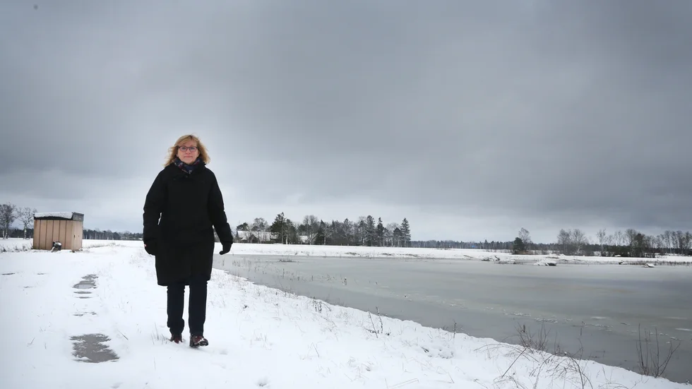 Klimatförändringarna märks även i Lokrume, där torra somrar gjorde en bevattningsdamm nödvändig för att kunna bevattna och utveckla familjens satsningar på grönsaksodling.