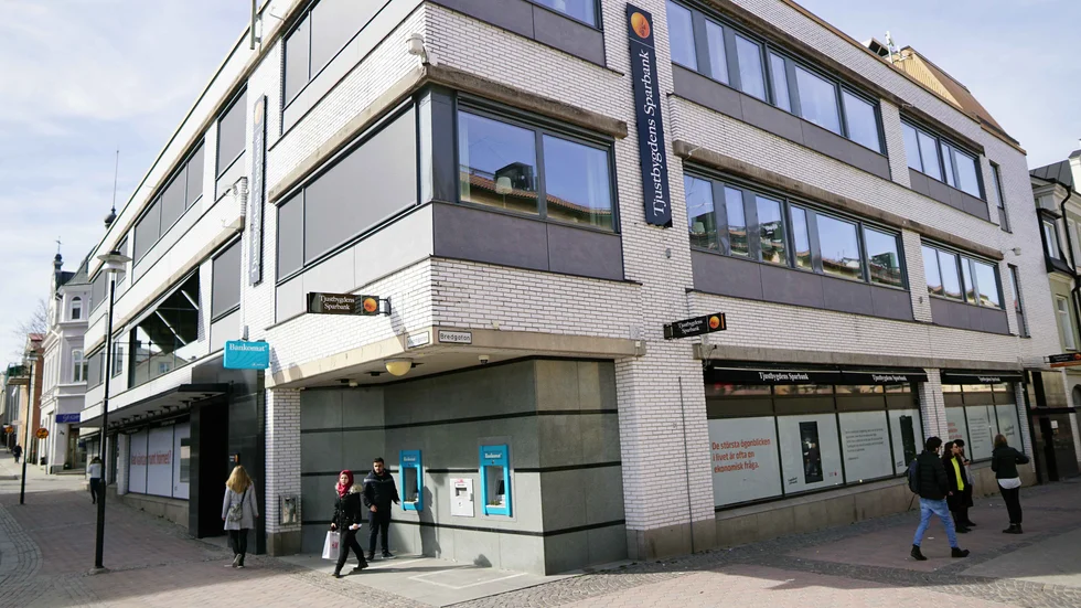 Swedbank och sparbankerna har tekniska problem även på tisdagen.