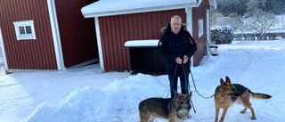 Christer hyllar räddningstjänsten efter branddramat i bostaden: "Lågorna större och större"