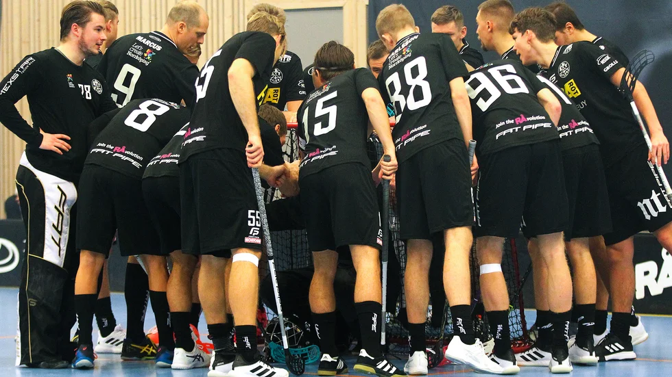 Åby Oilers får stanna i allsvenskan – trots det hopplösa läget i tabellen.