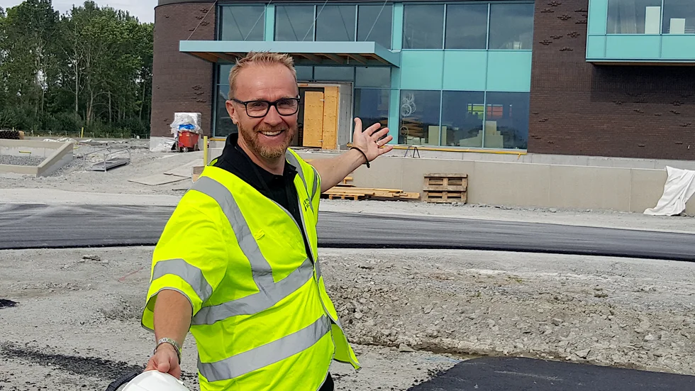 Joacim Kåkemyhr är chef för det nya familjebadet, Pepparrotsbadet.