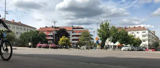Polisen: Skotten i Nyfors riktades mot lägenhet – väckte de boende