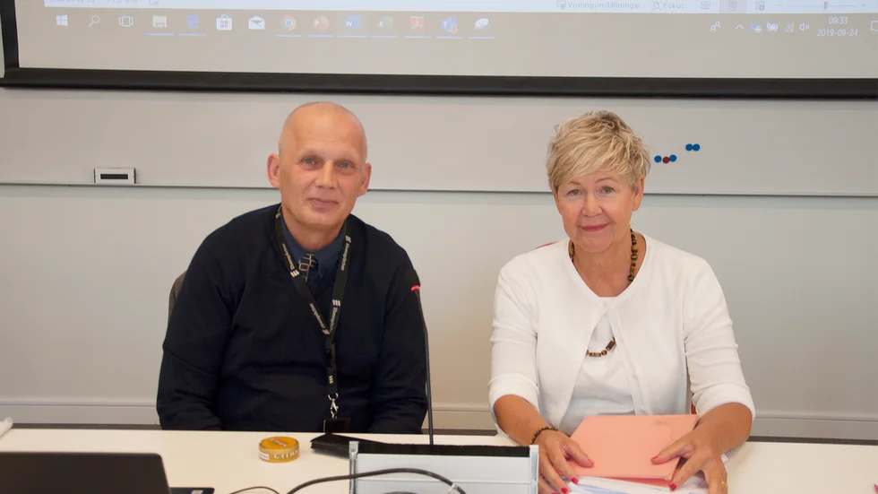 Mats Björk, handläggare socialförvaltningen och Catharina Liljeholm, socialchef, pekar på tre orsaker till det historiska underskottet. 