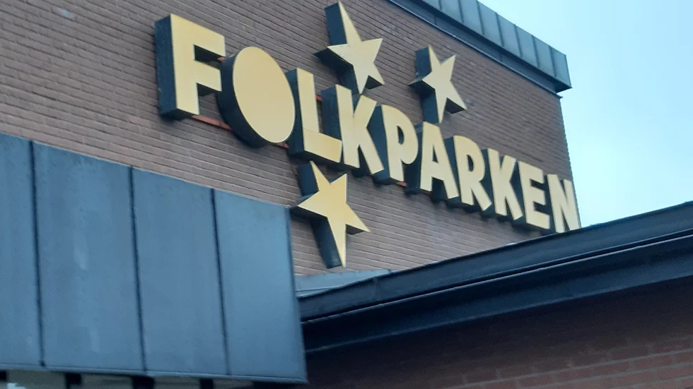 Senast sista september vill kommunen att byggnaderna i Parken ska vara borta.