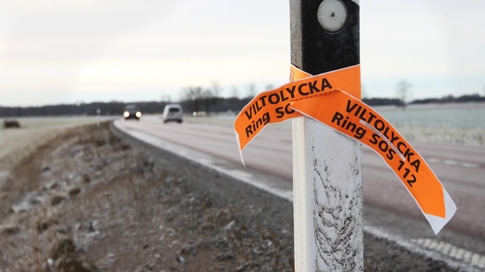 På tisdagskvällen inträffade två viltolyckor inom loppet av en timme i Finspångs kommun. I båda fallen hade bilisterna föredömligt märkt upp platsen för olyckorna och ringt SOS. 