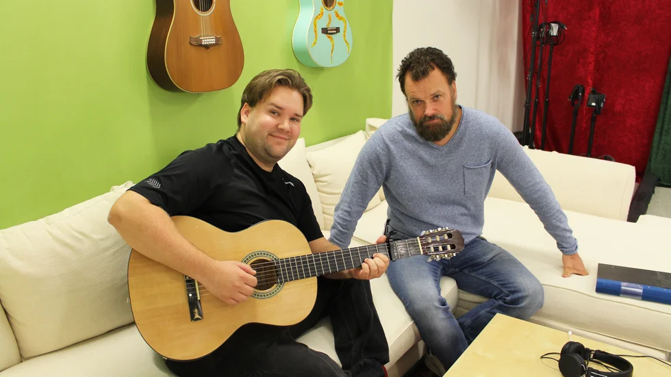 Jocke Gustavsson har skrivit manus och musik. Anders Gustavsson är producent. 