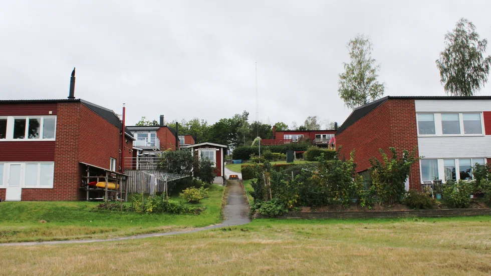 Utsikt över Gamlebyviken eller förstörd utsikt för grannarna? Synpunkterna på huruvida balkonger ska tillåtas på Amerikaområdet, som ligger mellan Gertrudsvik och Brevik, har varit många. 