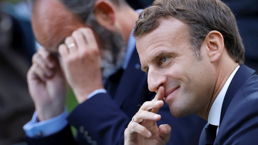 Frankrikes president Emmanuel Macron pressas av svaga resultat för hans parti LREM i helgens kommunalval.