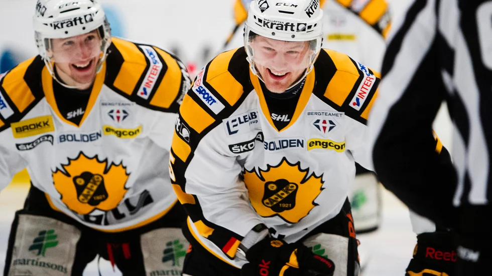 Oscar Möller borde få tid ihop med sina gamla lekkamrater och det nu, skriver Norrans krönikör Robin Lindgren.