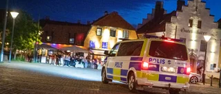 Tog kvinna på brösten under krogbråk – döms till böter