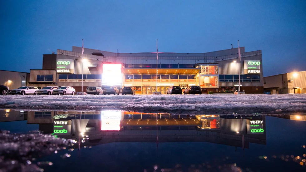 Luleå Hockey kommer spela upp en isyta på parkeringen utanför ishallen Coop Norrbotten Arena.