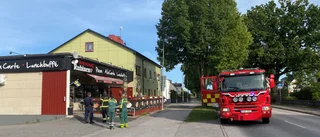 Började brinna på restaurangtak vid asfaltsarbete 