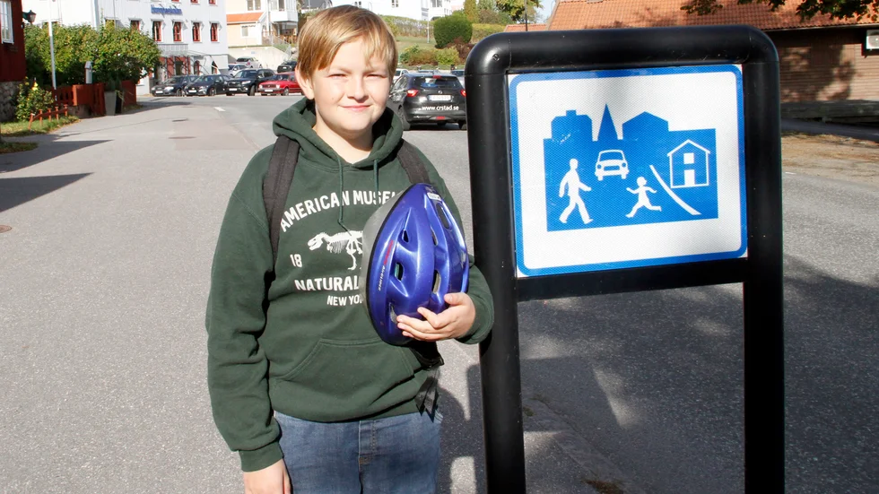 Hugo Moberg gillar att cykla till skolan i Sundby park. Men han är osäker på vad som gäller vid Ångbåtsbron och Europaskolan. Därför författade 12-åringen ett medborgarförslag.
