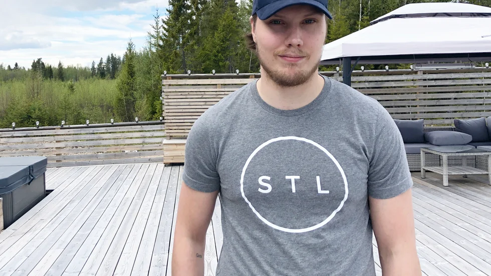 Oskar Sundqvist är sedan uttåget i Stanley cup hemma på svensk mark. Han är i Boden och avvaktar besked om att eventuellt göra comeback i sin moderklubb i Hockeyettan.