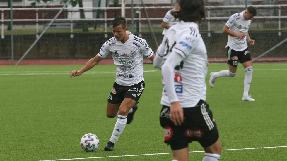 Benjamin Tannus tycker att alla drar åt samma håll i Motala AIF, trots motgångarna i söderettan. Nu har Maif tolv matcher på sig att lösa det, att hänga kvar.