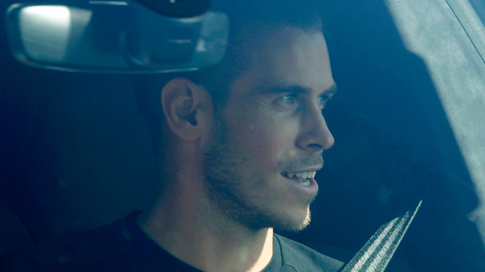 Gareth Bale i sin bil när han anlände till Tottenhams träningsanläggning i september. Arkivbild.