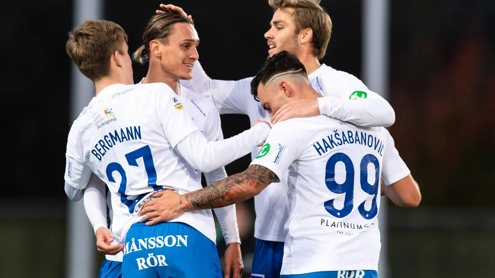 "Det är klart man koll på siffrorna. När jag var yngre var det en brist, jag spelade bra fotboll. Slog en dribbling på mittplanen som var bättre än att göra poäng. Nu får jag med mig poängen också".