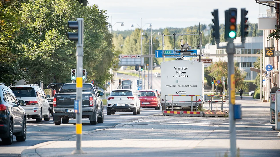 Skribenten menar att det inte går att ”bygga bort” trafik, utan enbart att effektivisera den.