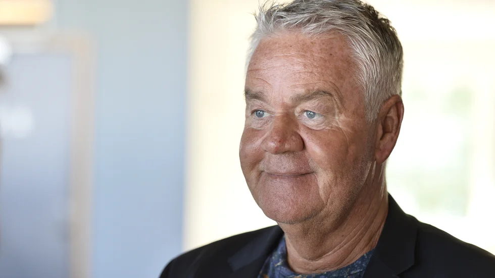 Peter Hunt har all anledning att se nöjd ut. Trots pandemin och den publikfria allsvenska säsongen kommer IFK göra ett bra ekonomiskt resultat. 
