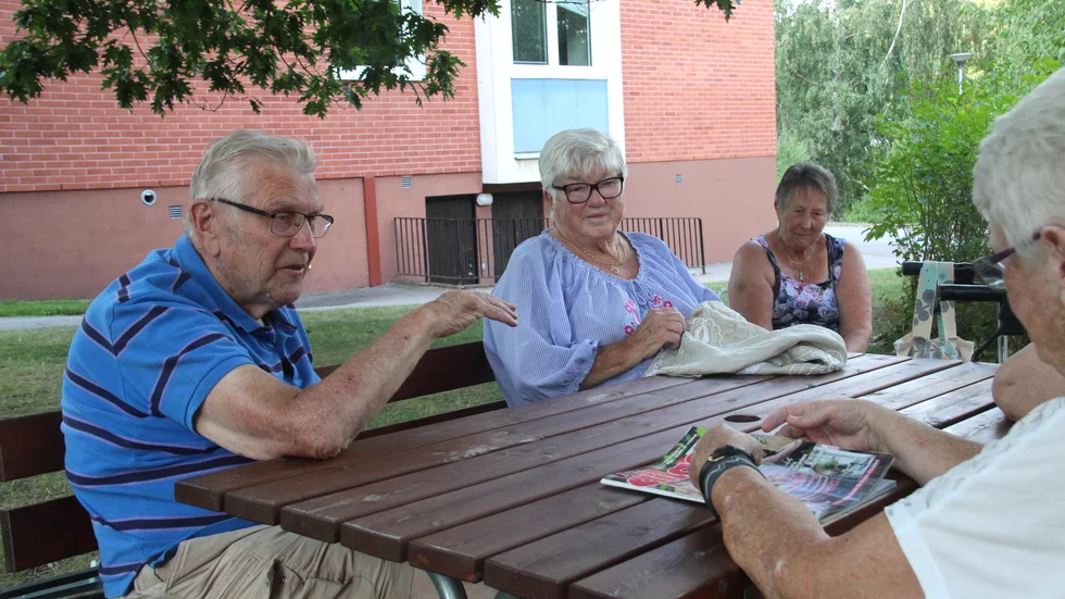 Kindahus hyresgäster Karl-Inge Andersson, Sonja Örntorp och Inga Strömberg är negativa till de parkeringsförändringar som skett under året.