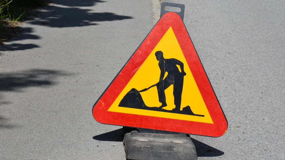 Ett vägarbete kommer påverka framkomligheten på en gata i centrala Flen under hela oktober månad. 