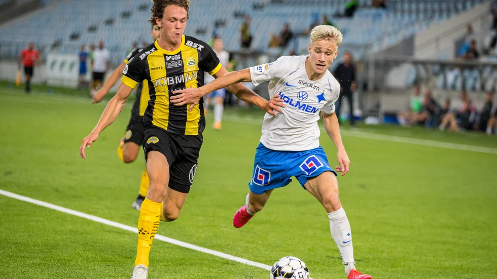 Pontus Almqvist får chansen från start.