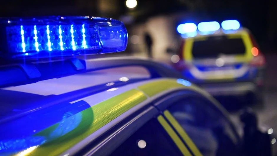 Polisen letade efter de beväpnade ungdomarna men hittade inga.