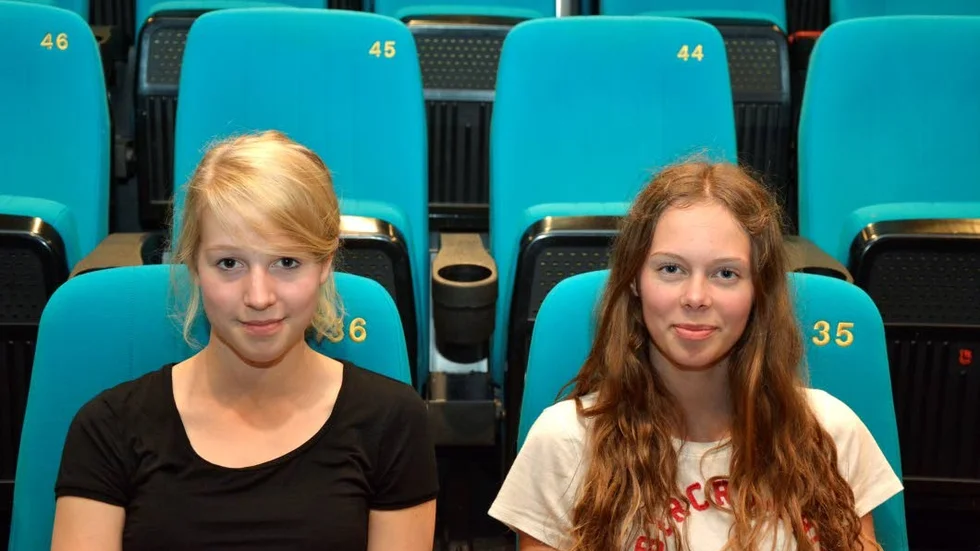 Musikanter. Jenny Karlsson, som går tvåan på gymnasiet samt niondeklassaren Clara Turdén spelar piano på Kulturskolan. De
upplevde mycket på resan till Odessa.