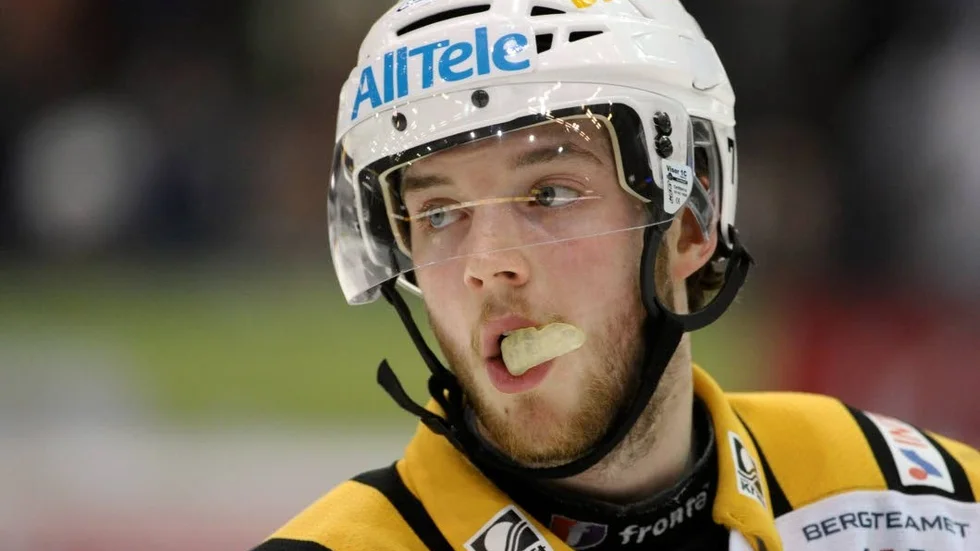 David Rundblad var en poängstark back i Skellefteå AIK. Nu spelar han i KHL, där han inte hade någon rolig helg. (Arkivbild)
