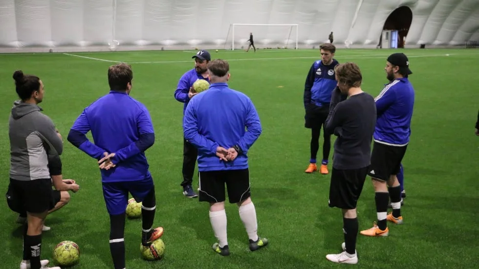 Sikfors är ett slitet lag med två omgångar kvar i division 5-fotbollen. (Arkivbild)