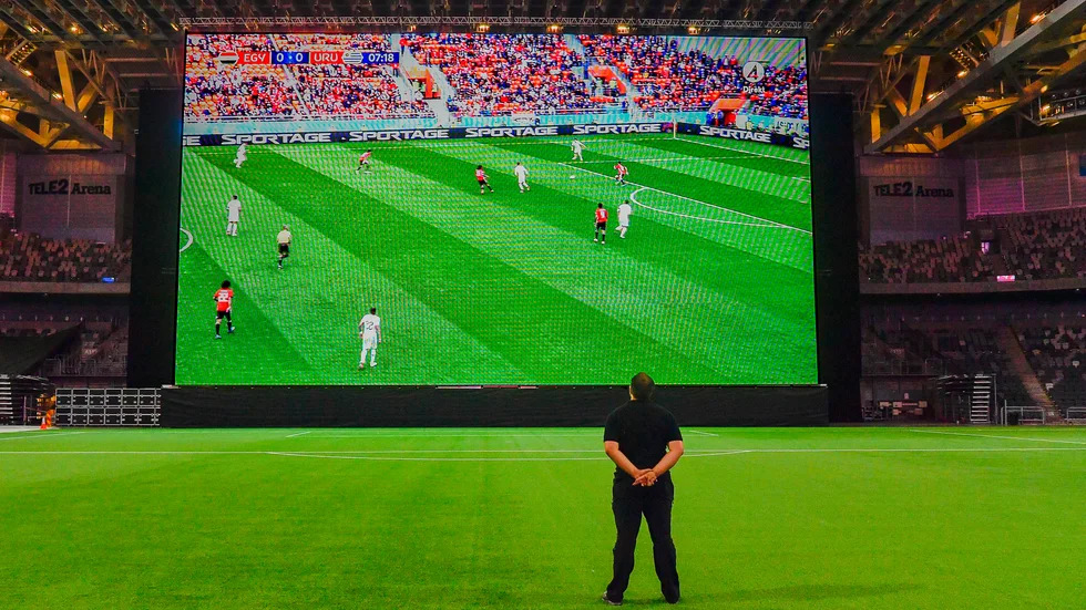 Paris nobbar VM-fotboll på storbildsskärmar på allmänna platser. Arkivbild.