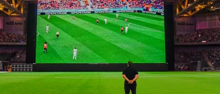 Paris nobbar VM-fotboll på storbildsskärm