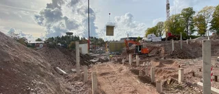 Bildspecial: Så går bygget av hälsocentralen och särskilda boendet • "Vi behövde använda runt hundra betongpålar"