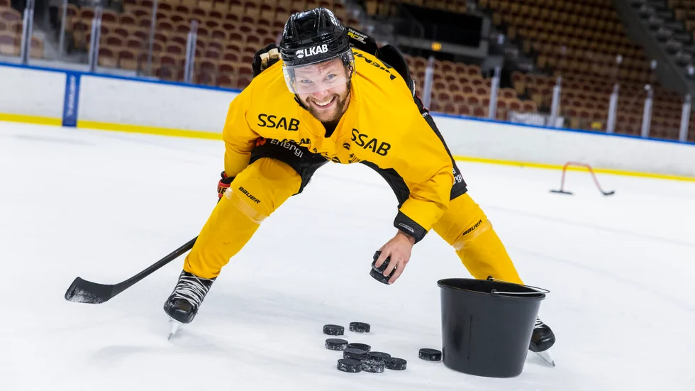 Einar Emanuelsson hade fått ledigt, efter bortamatcherna mot Oskarshamn och Linköping, men kunde inte hålla sig borta från Coop Norrbotten Arena.