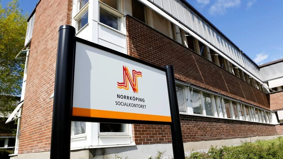 Evakuerade. Ett tiotal personer har fått flyttas från kontoret på Vikboplan och nu vet man varför.