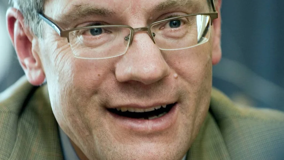 Ingen amatör. Holmens tidigare vd Magnus Hall visar att han behärskar den politiska miljön i Vattenfall.