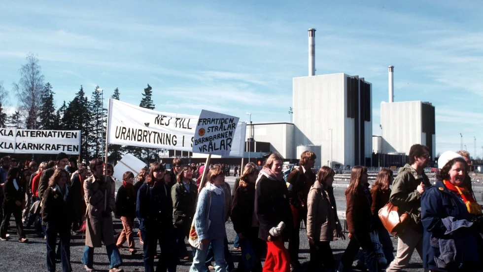 Redan 1980, i samband med en demonstration mot kärnkraften i Forsmark, höjdes röster mot uranbrytning i Sverige. 