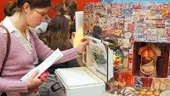 Matomat stannar i tre veckor i matsalen på ett antal mellanstadieskolor. Målet är att inspirera till kreativitet på temat mat, inom skolans alla ämnen, och att göra barnen till medvetna små konsumenter.
FOTO: PRESSENS BILD