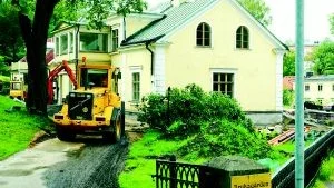 Totalrenoveringen av Bruksgården är sedan i juni i full gång. Arbetet kommer att pågå hela hösten och beräknas vara klart i december.
FOTO: MAGNUS JOHANSSON