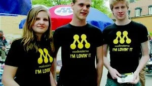 Arba Kokalari, Christofer Fjellner och Fredrik Jansson svarade för EU-propaganda på marknaden.
FOTO: CHRISTINE LINDSTRÖM