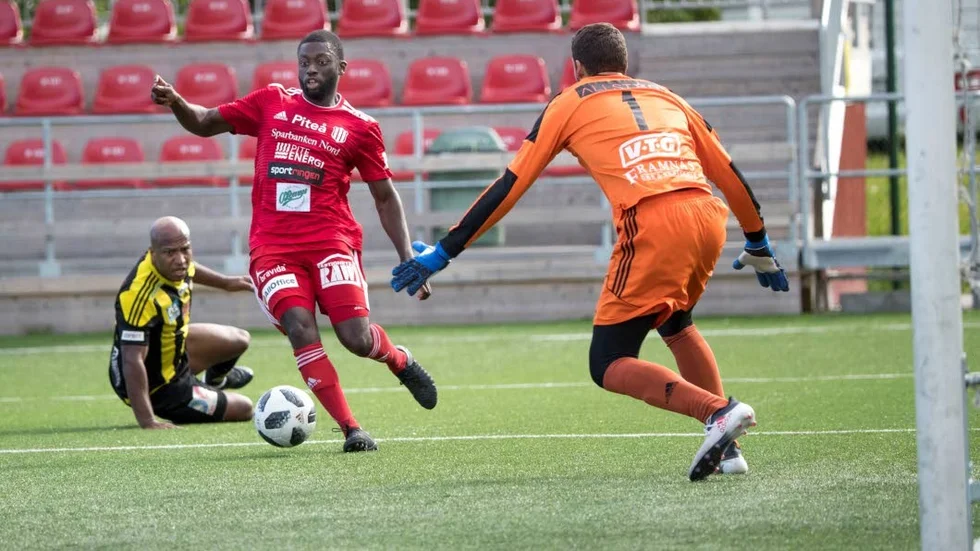 Samuel Naiwo lämnar Piteå IF.