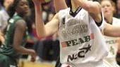 Anna Bjällmark och kompisarna i Norrköping Dolphins firade finalplatsen med restaurangbesök i Södertälje. Fast nu inleds inte finalserien mot Solan förrän den 24 april. För lång tid, tycker basketfolket.
FOTO: ANITA KJELLBERG