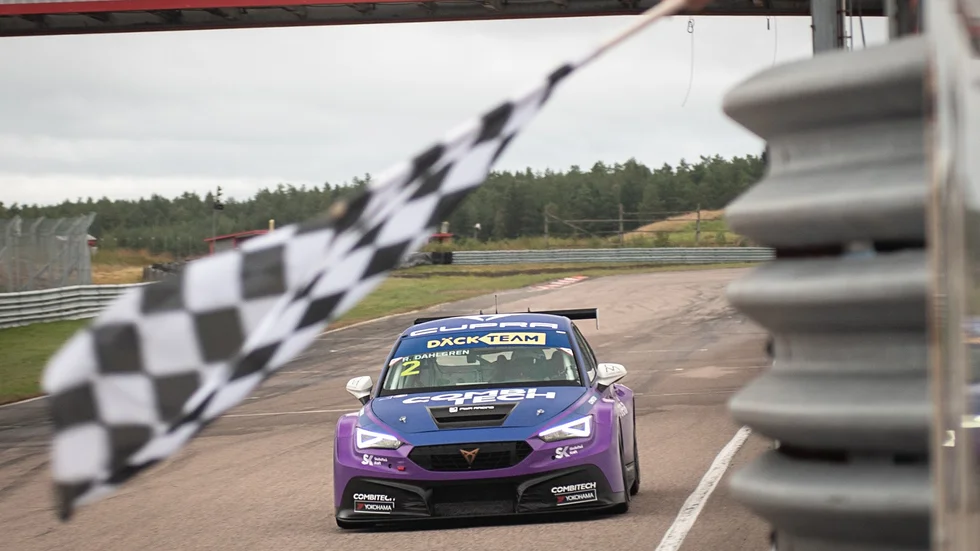 Robert Dahlgren höll en hög jämnhet. Däremot kunde Bodensonen Andreas Bäckman ta in i STCC-sammandraget på Anderstorp.