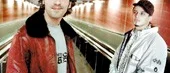 Infinite spelar en massa