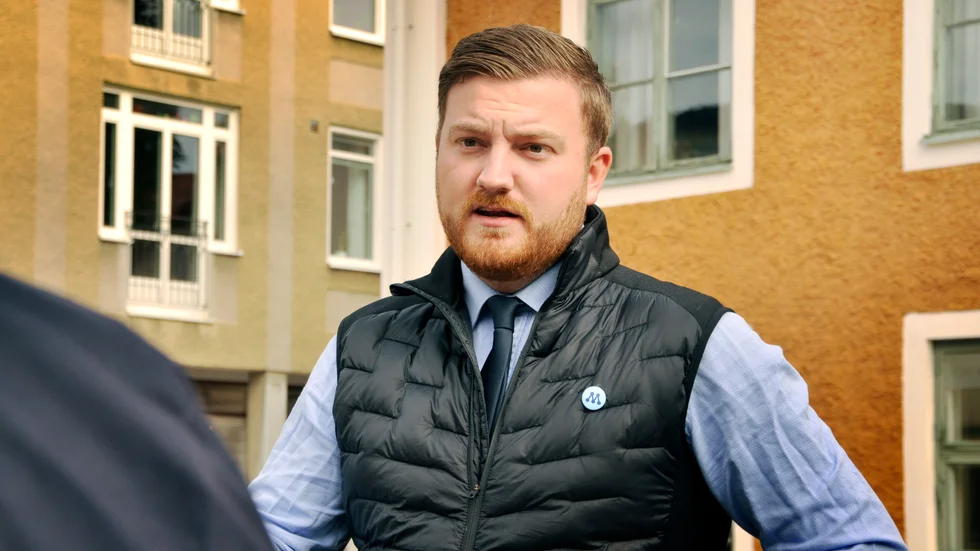 Fabian Sjöberg (M) blev under natten till måndagen hotad till livet i sitt hem i Östhammar.