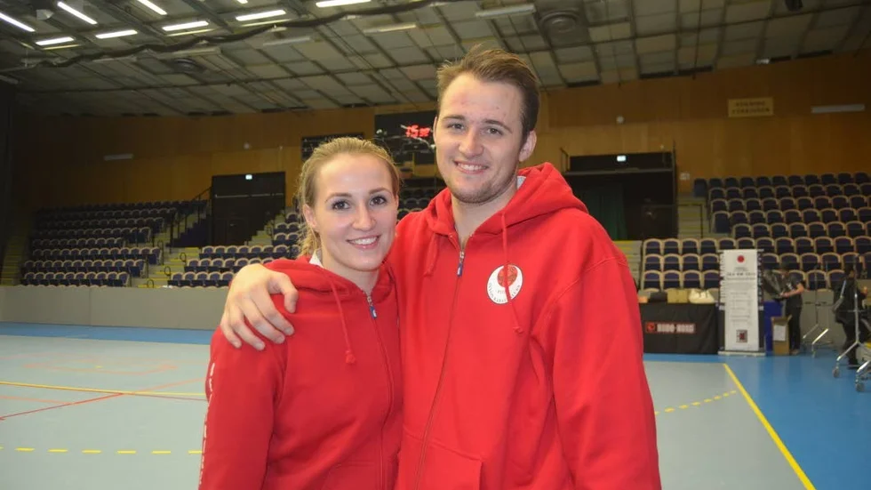 Här är guldsyskonen från Långnäs. Beatrice och André Lindqvist tog varsin guldmedalj när Svenska JKA Riksmästerskapet i karate avgjordes i Baltiska hallen i Malmö.