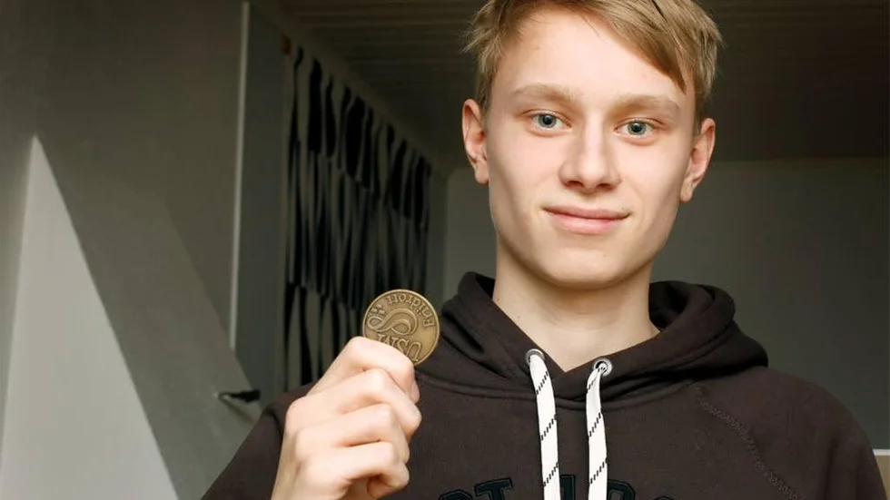 Nils Carlsson, Riviera, kom tvåa på Barentskampen och slog nytt klubbrekord med höjden 2,05 meter.