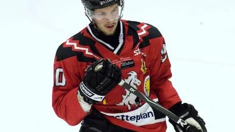 Marcus Eriksson blev tvåmålsskytt mot Skåre i går. Det sista kom i öppen kasse i matchens slutskede.  Foto: Titti Olovsson